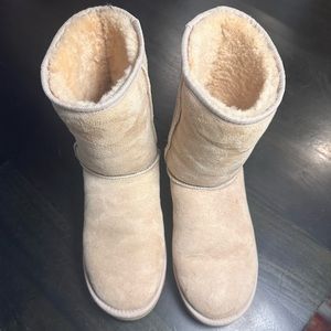 UGG Classic Short beige boots